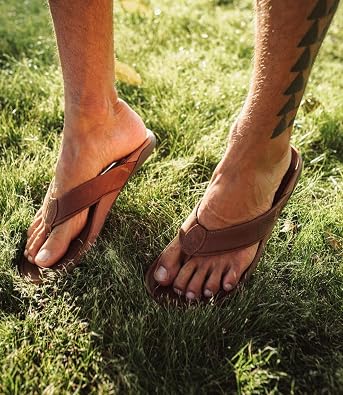 OluKai Tuahine Men's Waterproof Leather Sandals, Versatile Beach Flip Flops
