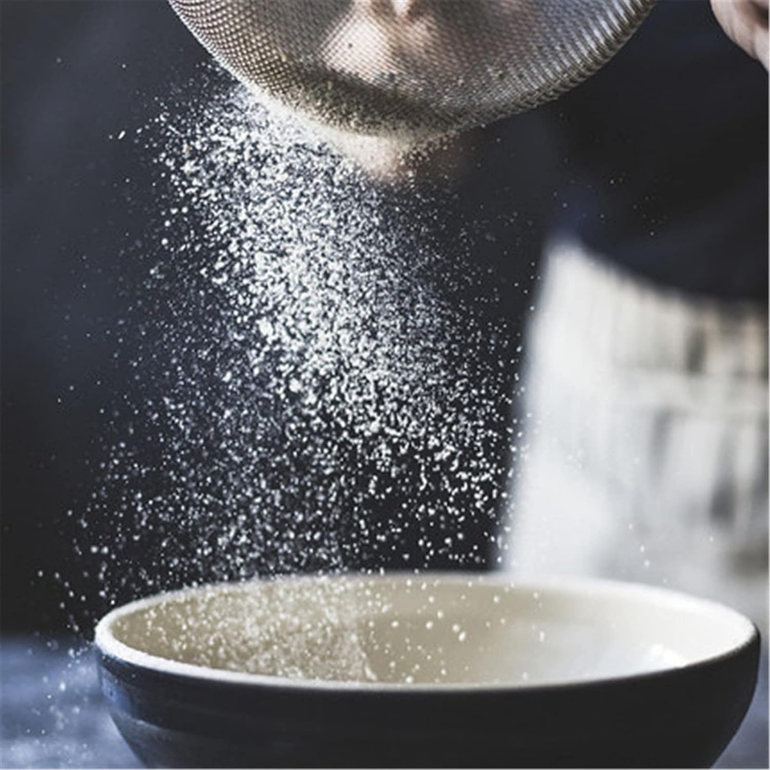 Flour Sifter Hand-held Flour Sieve Ultra-fine Powdered Sugar Sieve Strainer Sieve Stainless Steel Household Baking Tools Baking Flour Sifter(Medium)