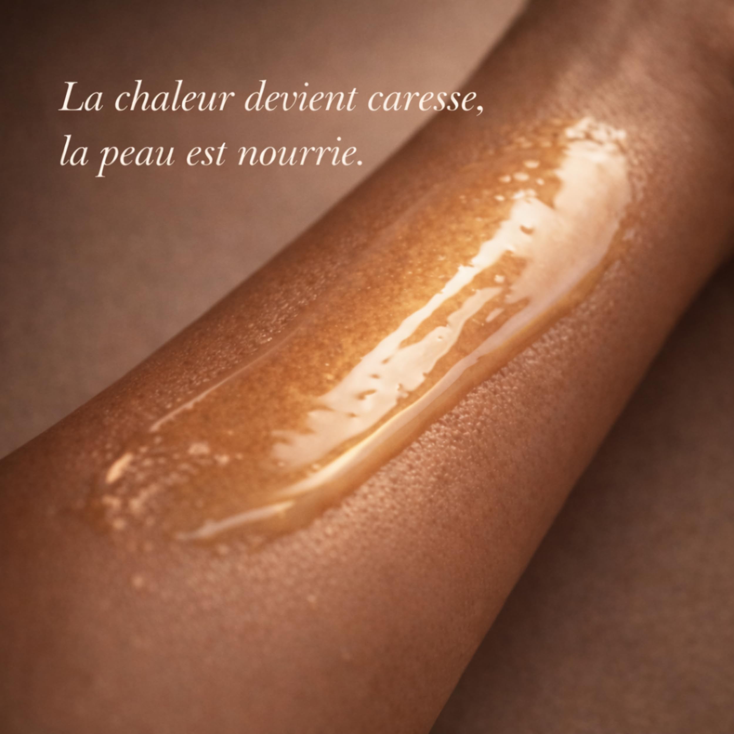 Bougie de Massage AURA Premium Vanille Ambrée | Fabriquée à Grasse | Cire d’Abeille & Soja, Huile de Coco | Se Transforme en Huile de Massage Nourrissante, Soin Corps Relaxant | Idée Cadeau