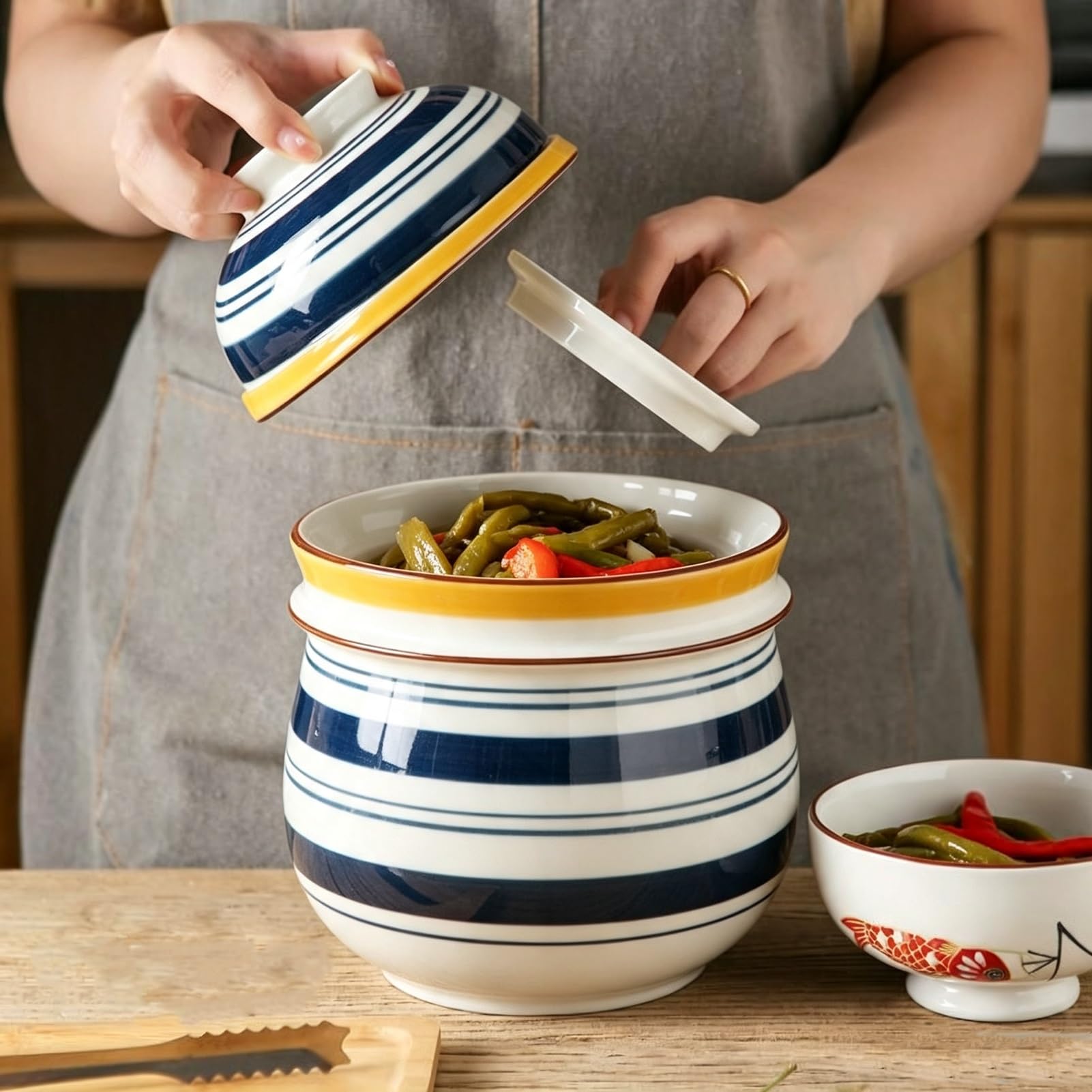 Gärglas, Steingut Gurkenglas mit Wasserverschluss für Sauerkraut, traditionelle koreanische und chinesische Gärung, perfekt für hausgemachte Gurken und Konserven