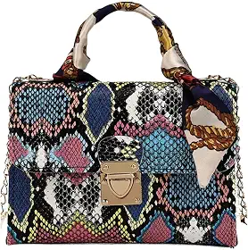 Bolsa Feminina "Animal Print" com Lenço na Alça e Corrente de Ombro – Estilo Fashion e Sofisticado – Material Sintético Texturizado – Acompanha Bolsa de Veludo