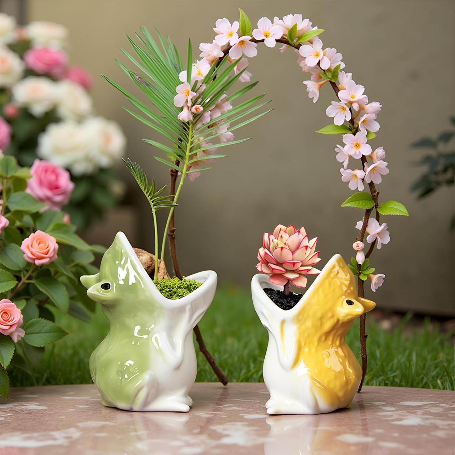 Frog Succulent Pot 2 Pack Ceramic Funny Frog Statue Planter Novelty Cactus Flowerpot Vase Air Plants Stand Holder Display Container for Miniature Plants Home Office Garden Decor