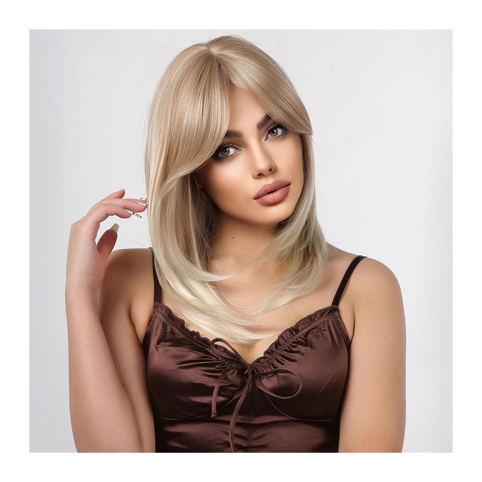 Perruque synthétique blonde ondulée : solution volume et cheveux fins - 6