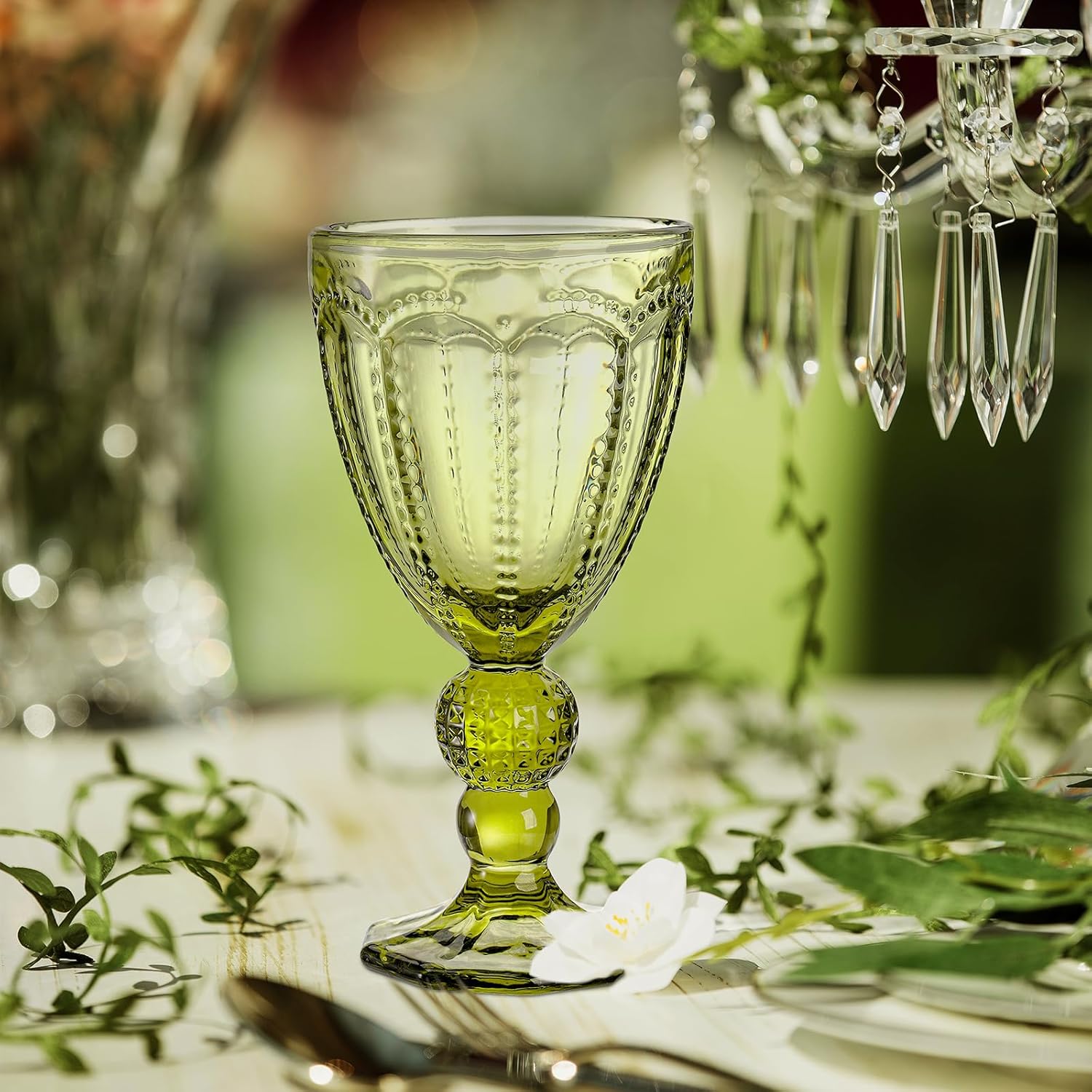 Elsjoy Set of 4 Vintage Green Wine Glass, 8.5 Oz Embossed Glass Goblet Colored Stemmed Drinking Glassware, Beverage Stemware for Juice, Cocktail, Party Wedding