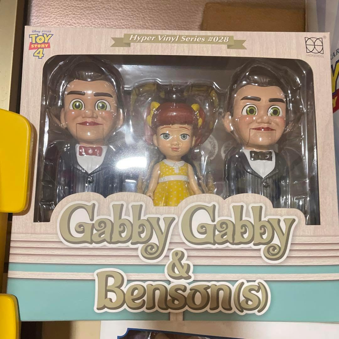 トイ・ストーリー4 ギャビーギャビー&ベンソン ヒーロークロス