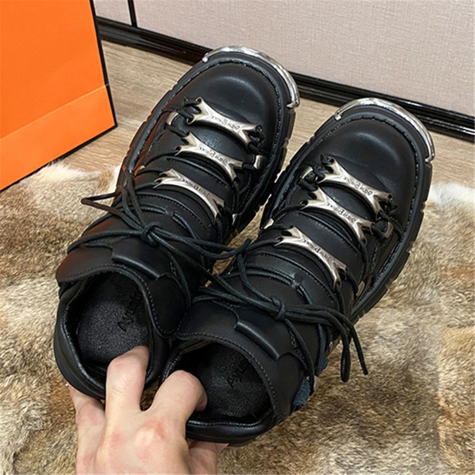 Piattaforma Punk Sneakers da Donna Sissy Boy Fashion Casual New Rock Femminile Scarpe da Corsa in Metallo Decorazione in Metallo Moto Stivali da Donna Boots