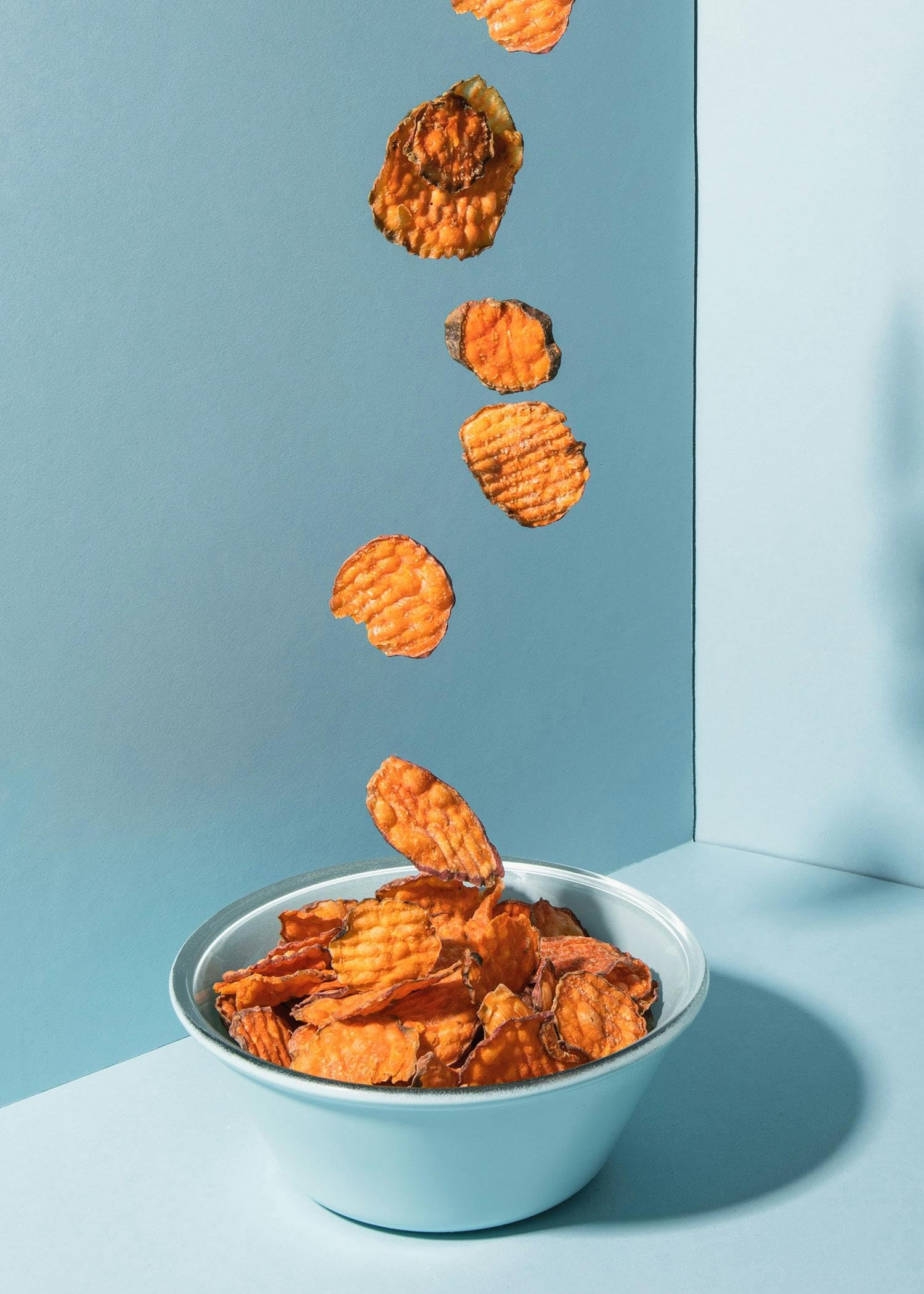 KoRo - Bio Süßkartoffelchips ohne Zusatz von Öl und Salz 200 g - Aus 100% Süßkartoffeln - Knusprige Scheiben - Ohne Zusätze