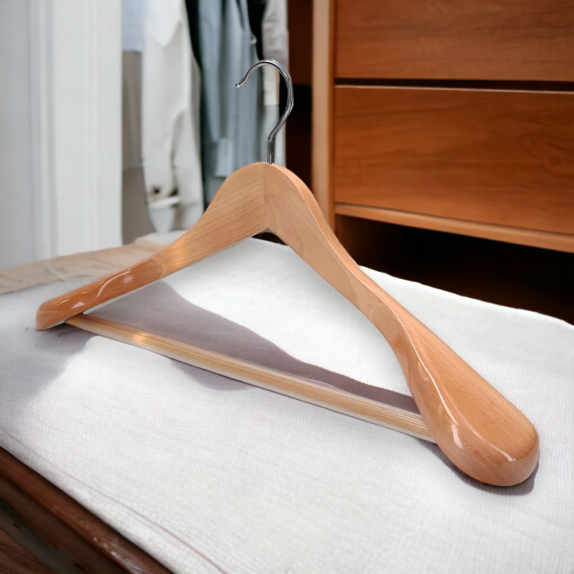 5 x Kleiderbügel Holz VonBueren | 45 x 22,5 cm breit je Bügel/Holzbügel | stabile Holzkleiderbügel | Anzugbügel, Hose, Hemden