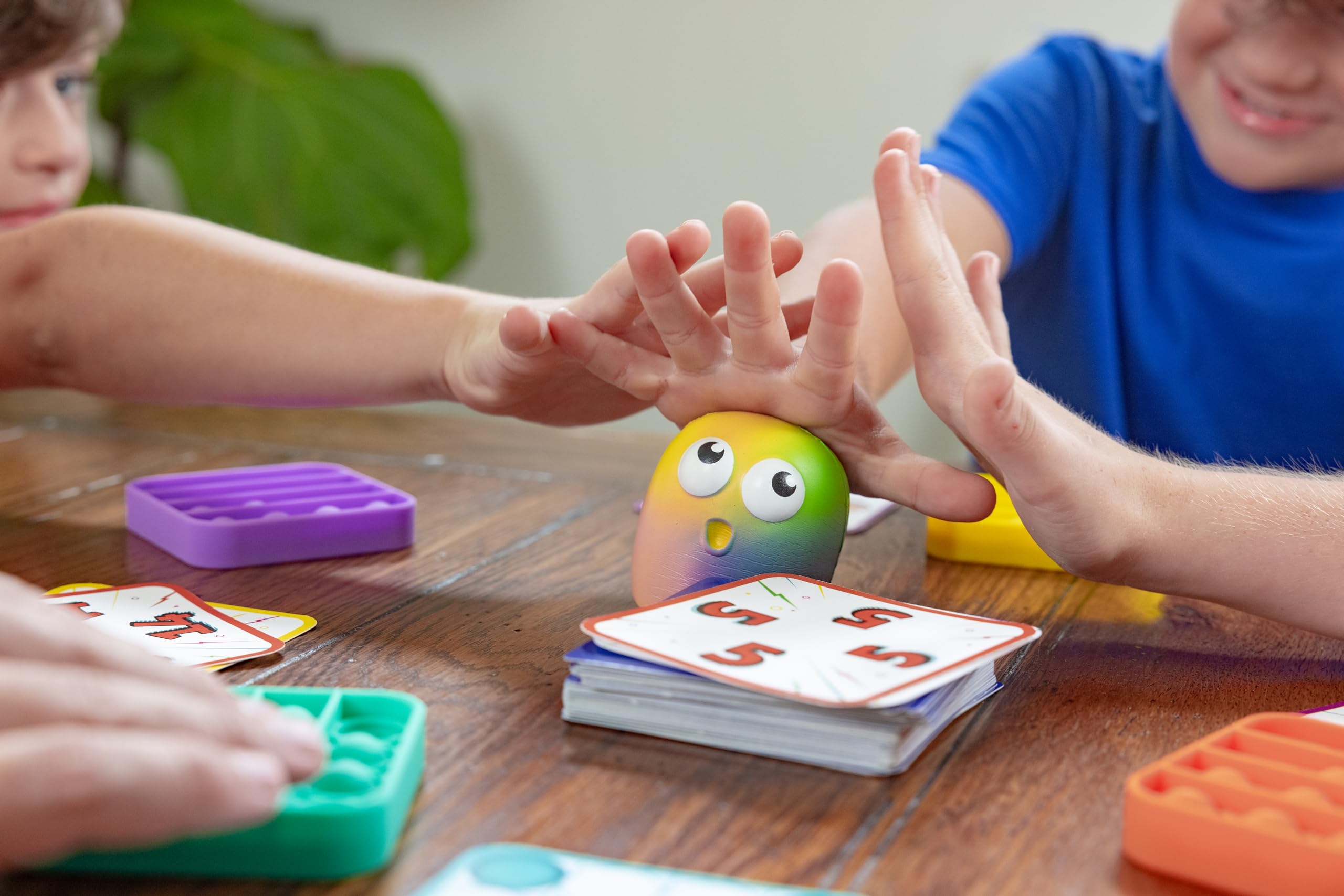 Falomir - Presto GoPop! | Emoción de Velocidad y Reflejos | Juego Interactivo de Mesa | de 2 a 4 Jugadores (6+ Años)