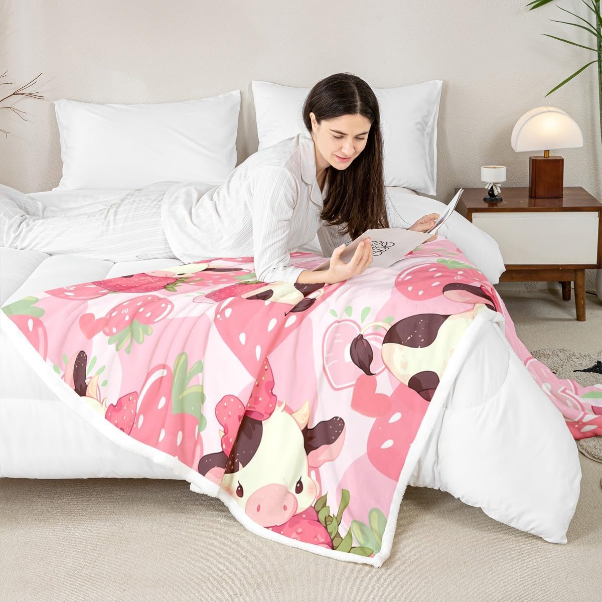 Feelyou Kids Pink Strawberry Sherpa Blanket Queen 90"x90"，Milk Cow Fleece Throw Blanket for Bed Sofa Couch, Kawaii Cute Plush Blanket Fruit