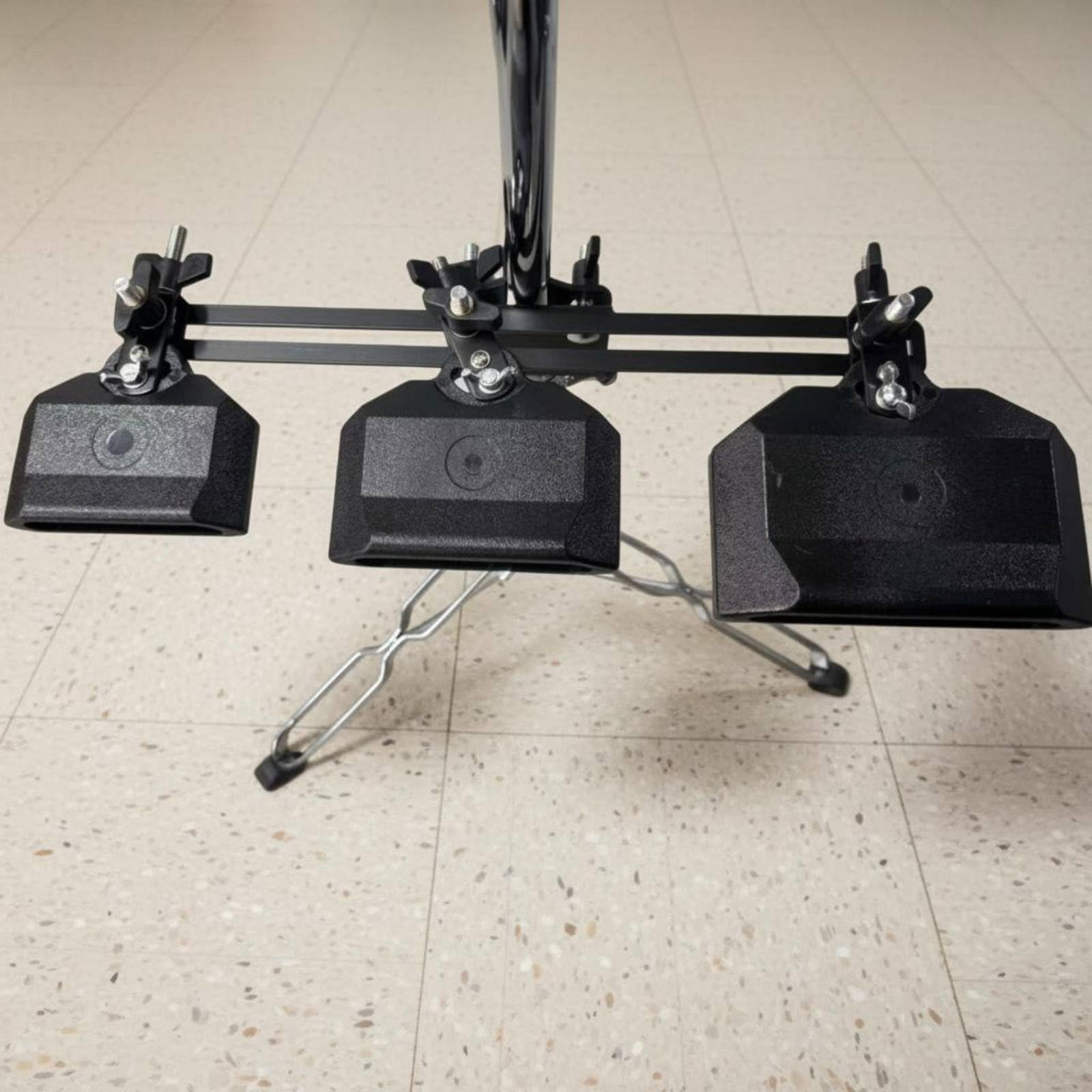 3 Pezzi Set di Campanacci da Batteria Regolabile Campanacci con Supporto Percussione Resistente Clip Campanaccio Batteria per Batteristi, Sala Prove, Rosso
