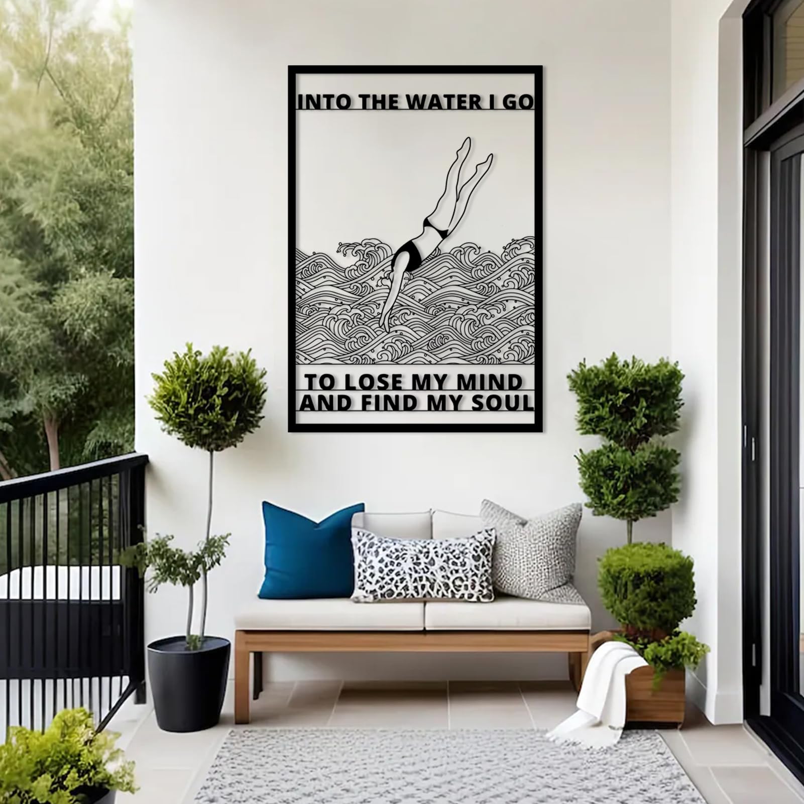 Nowoczesna minimalistyczna metalowa dekoracja ścienna z motywem tropikalnym do pływania i sportów wodnych, idealna do łazienki, salonu lub sypialni (biały, 62 x 43 cm)