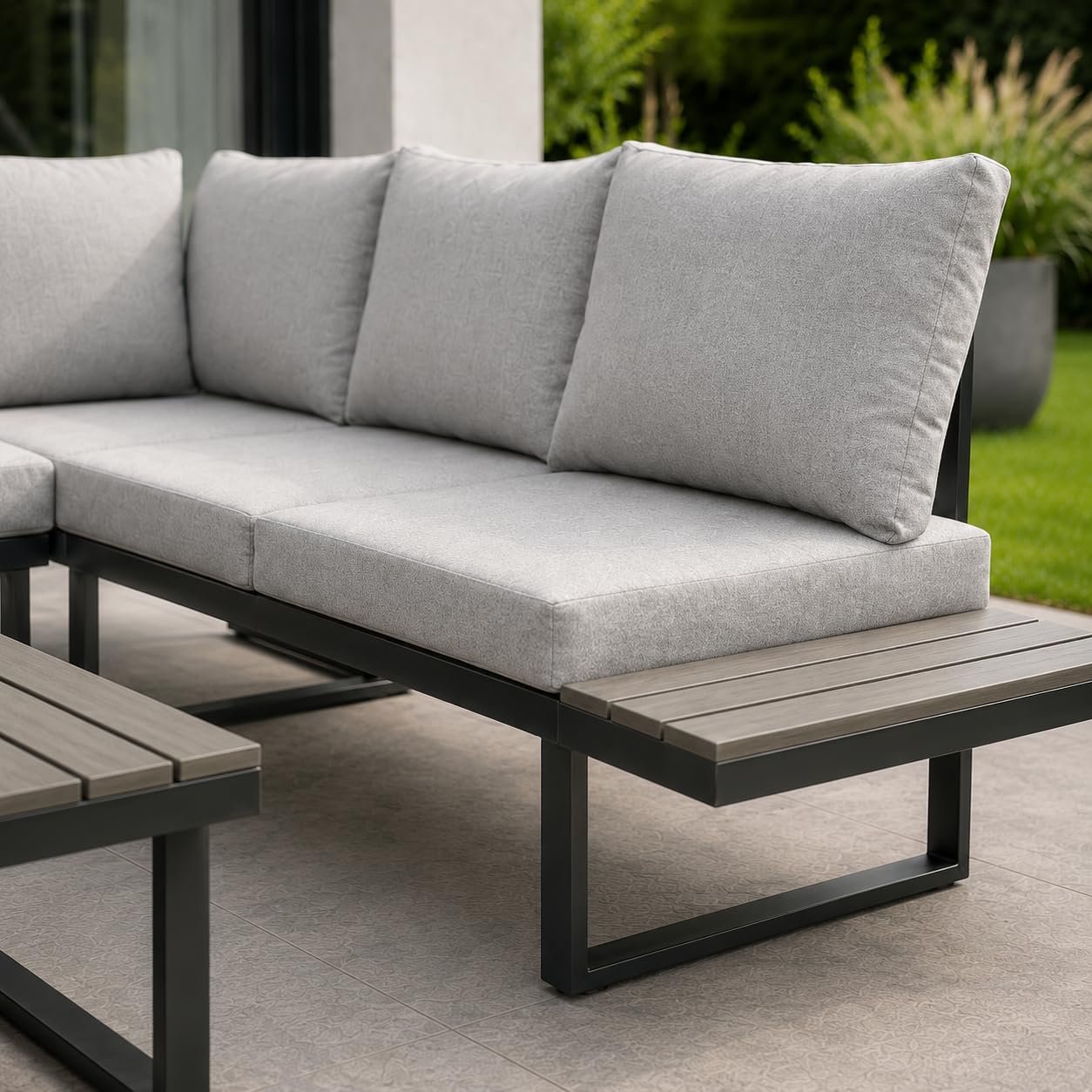 Garten Lounge-Set Pisa, L-Form, Stahl und Holz-Kunststoff-Gemisch, Hellgrau, mit Liegefunktion, inkl. Tisch