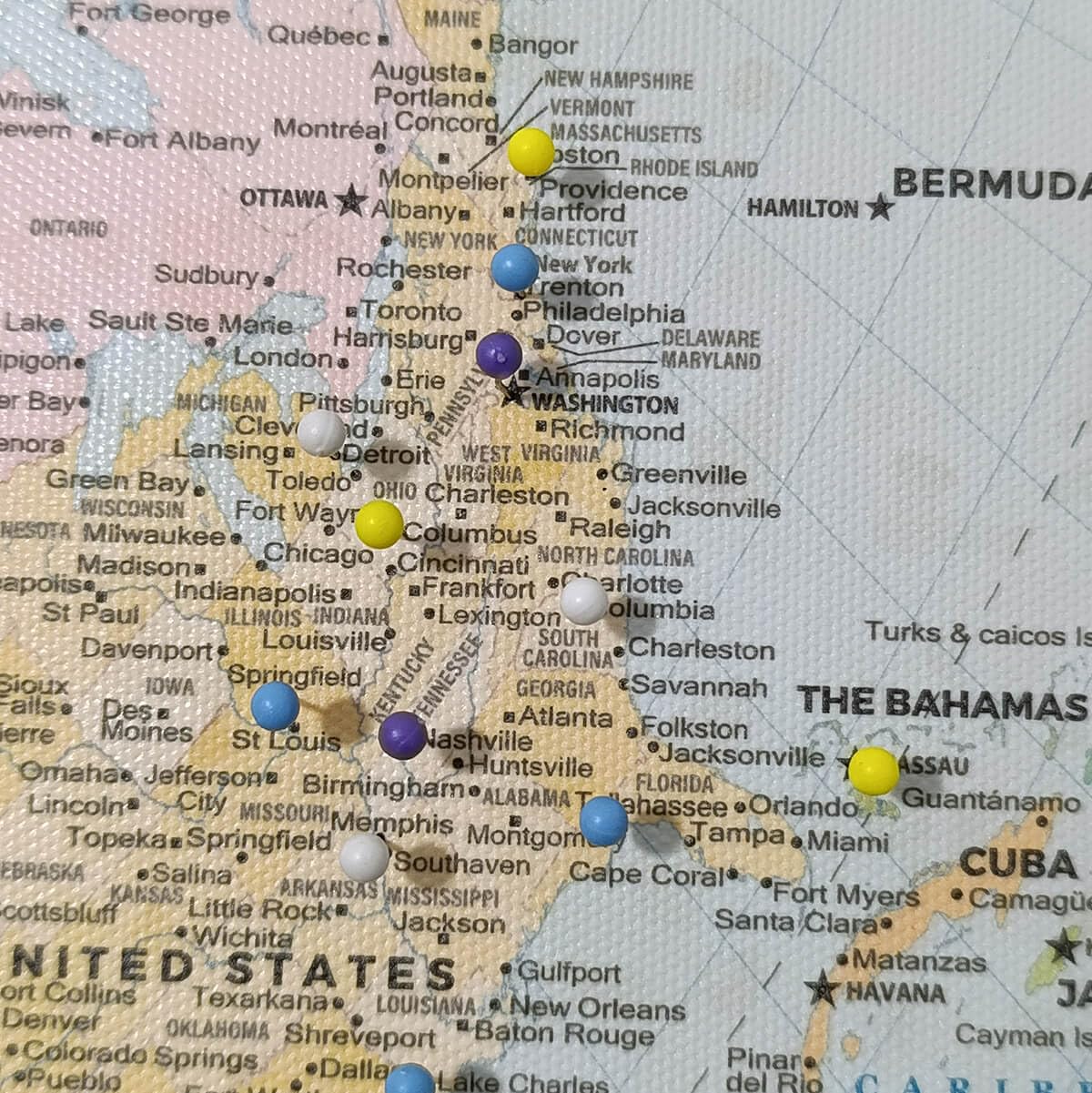 AuthaGraph - Póster de mapa del mundo, mapa de viaje personalizado con chinchetas, mapa de pared de autógrafo clásico, póster de globo preciso, mapa enmarcado del mundo en lienzo, regalo de geografía