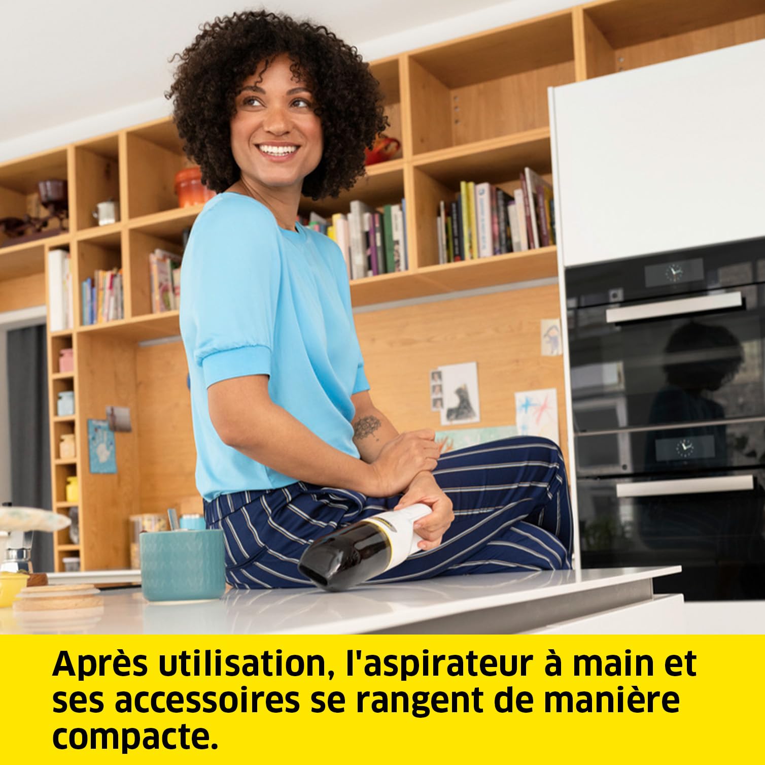KÄRCHER Aspirateur à Main sans Fil CVH 2, Aspirateur Compact pour Une Utilisation Rapide, Bac à Poussière : 0,15 l, Poids : 0,65 kg, Batterie 7,2 V, Chargeur USB, Suceur pour Fentes 2 en 1 Inclus