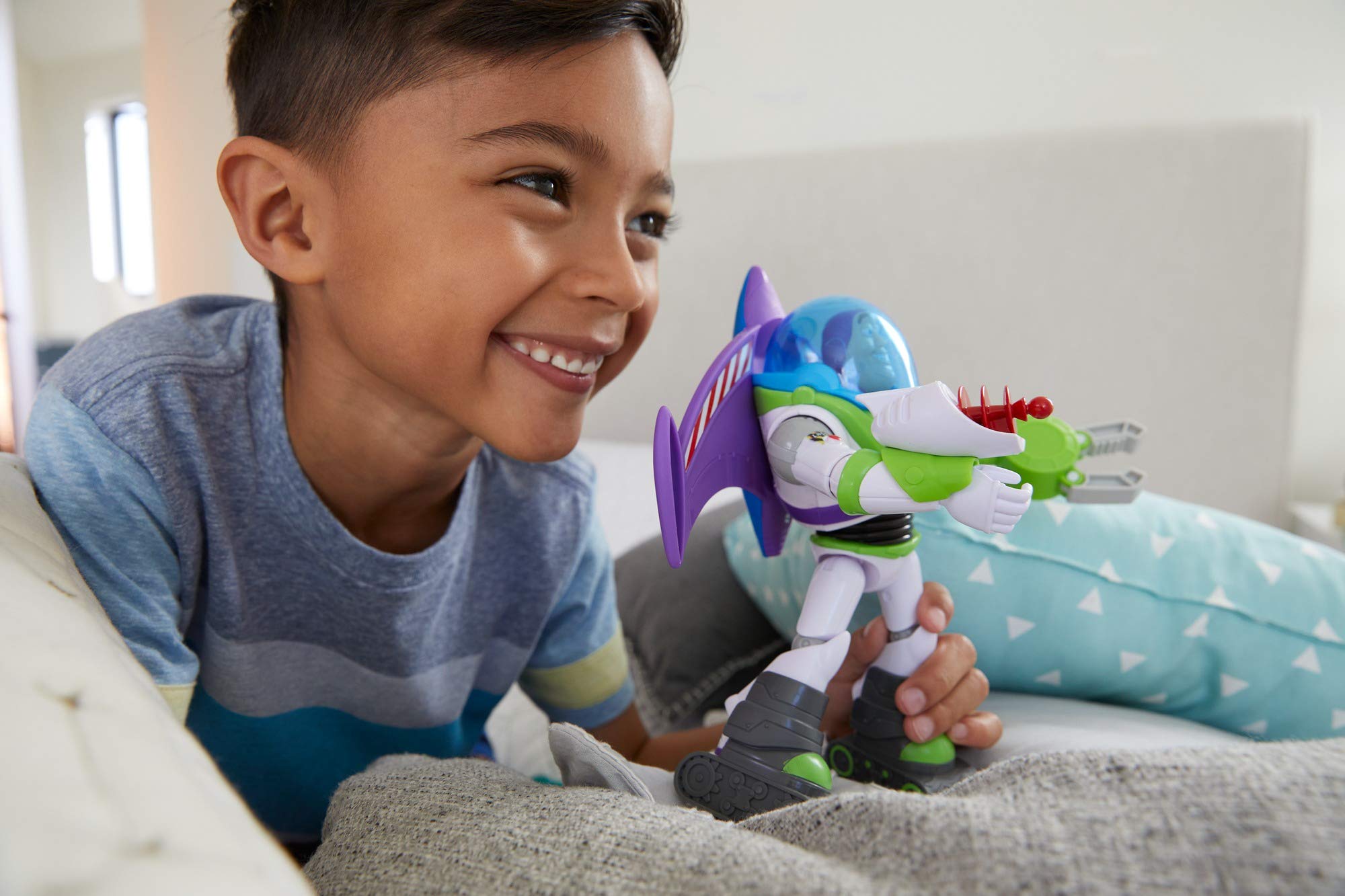Disney Pixar Toy Story - Figura Decorativa, diseño de zumbido, con Accesorios, Sonidos y Luces, Juguete Infantil, GTV23