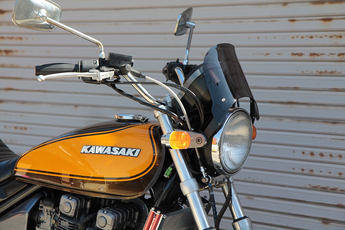 Amazon | 【367】 汎用メーターバイザー ミニ風防 スモーク AC-MTB01-1