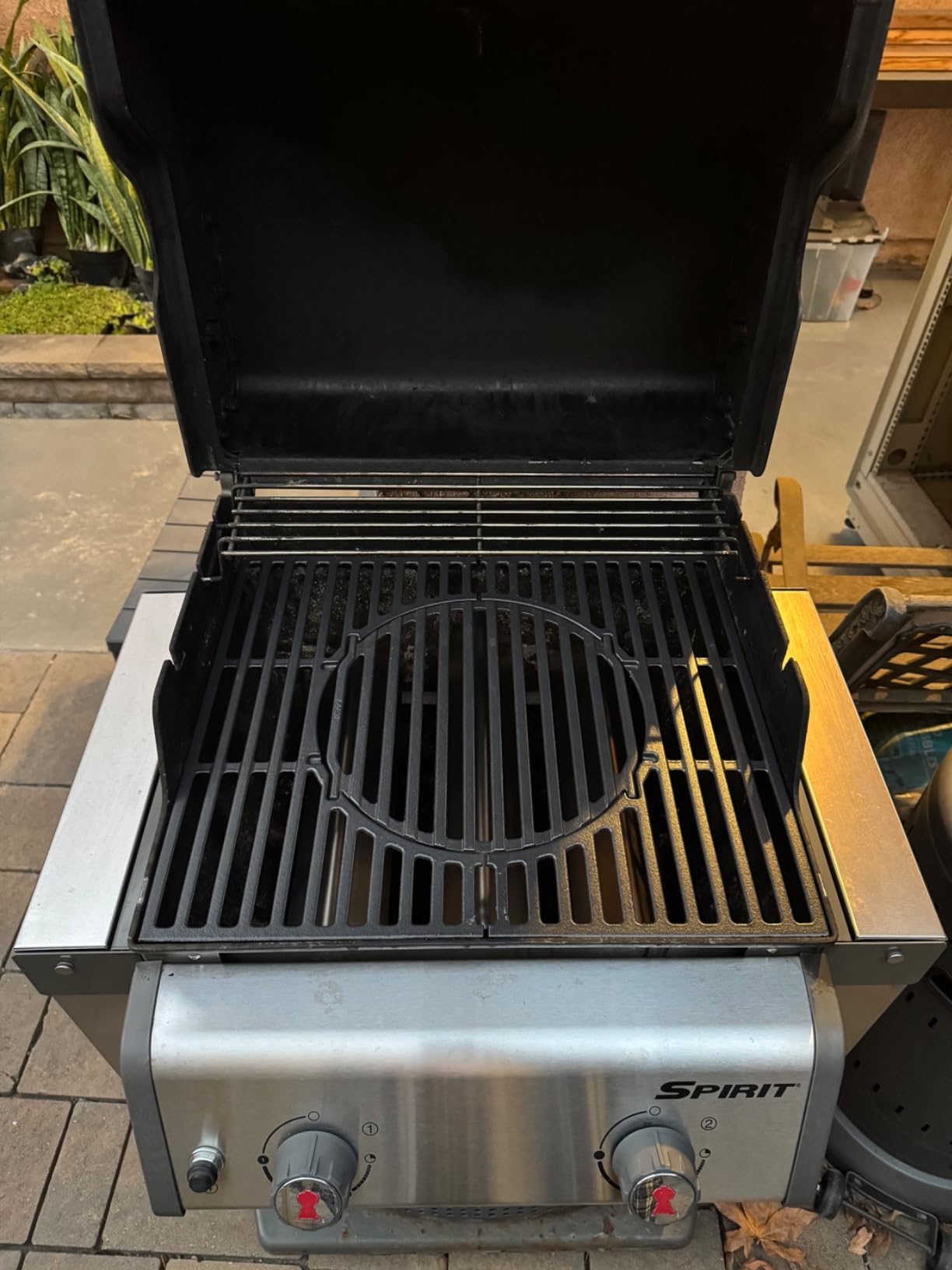 44,5CM Gusseisen Grillrost mit Abnehmbarem Rundem Zubehör für Weber Spirit I & II 300 Series, Spirit E/S 310 320 330, Spirit 700, Platinum B/C, Genesis 1000-3500, Gourmet BBQ Rost System 8847