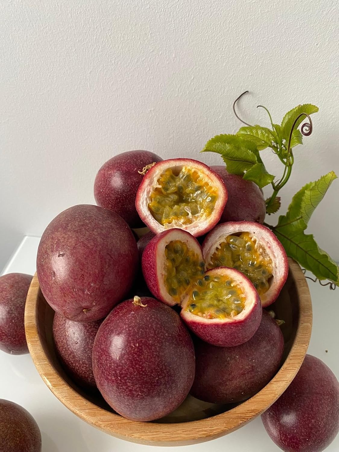 Vitalem – Maracuyá Fresca 1kg (8-12 piezas) | Fruta de la Pasión | Fruta Tropical 100% Natural y Sostenible | Cultivo Local Málaga | Passion Fruit Ideal para Smothies, Batidos y Yogurt