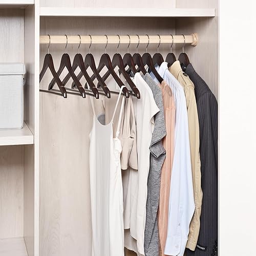 Miniatura 6 de Amber Home Perchas para abrigos de madera maciza, paquete de 20 perchas de madera con acabado de nogal suave con barra antideslizante para