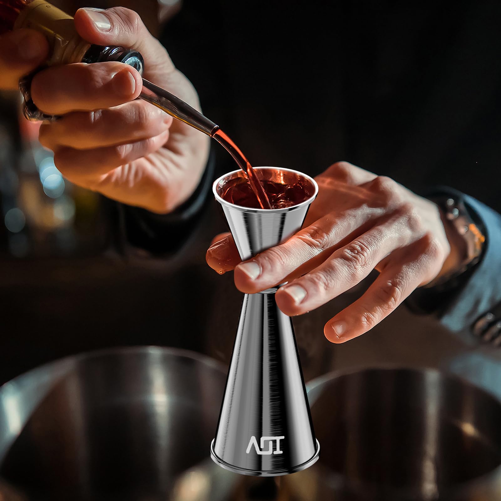 IOV Jigger per Bartending, doppio Jigger professionale da cocktail con libretto di ricette, jigger giapponese in acciaio inox 18/8 di alta qualità da 56,7 g 28,3 g con dimensioni interne per cocktail