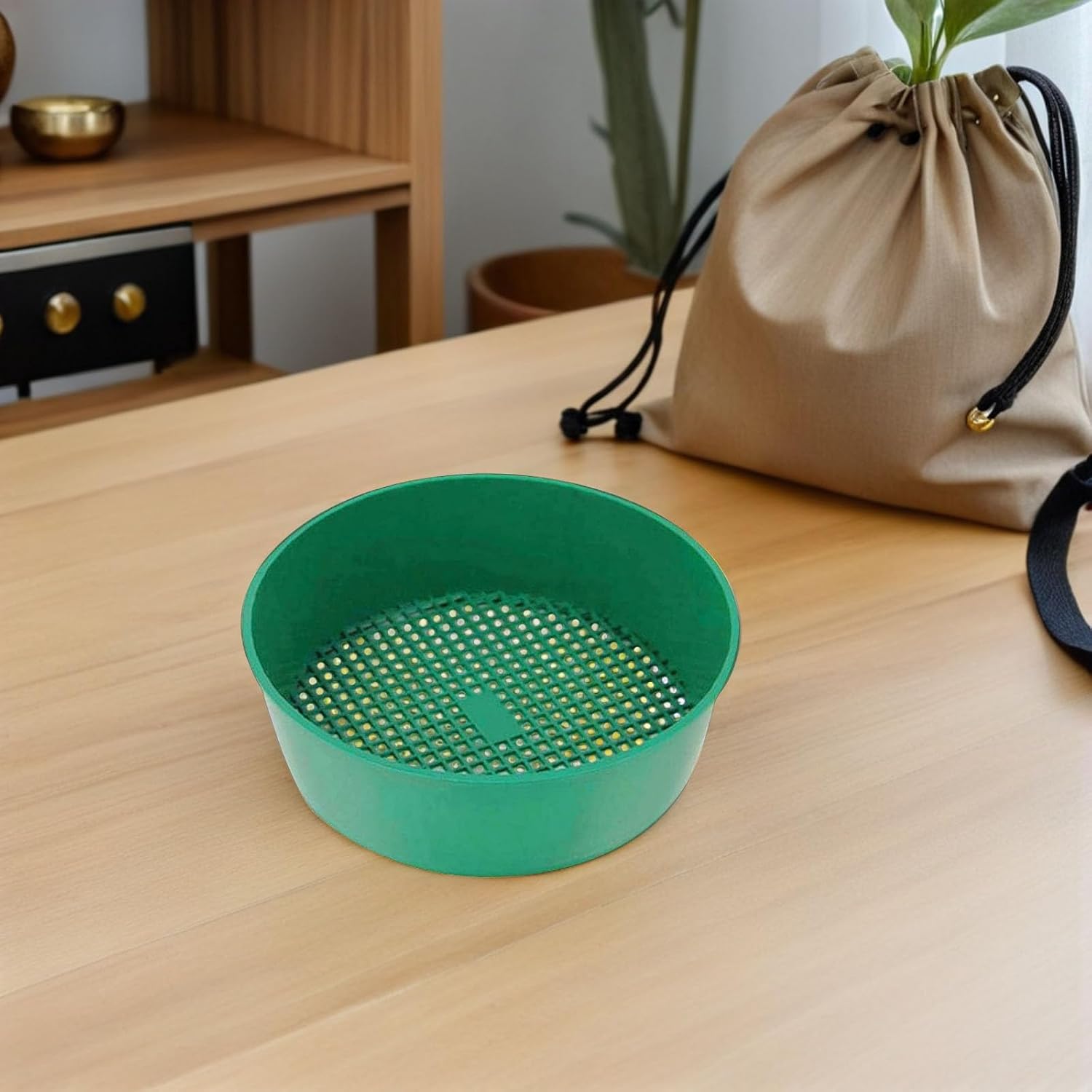 Plastic Garden Soil Sieve Mesh Sifting Tool for Backyard and Home Gardening, Lightweight Portable Round Soil Strainer for Sifting Rocks and Debris