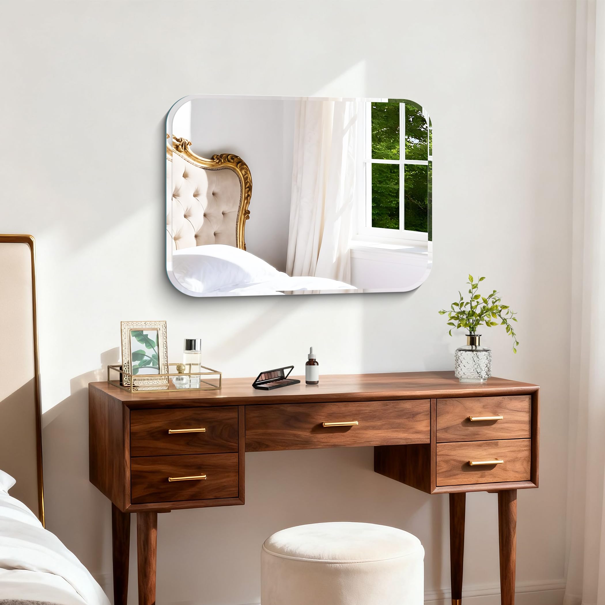 Rechteckiger Wandspiegel, 70x50 cm rahmenloser Spiegel mit abgerundeten Ecken und geschnittenem Rand, für Badezimmer, Schlafzimmer und Wohnzimmer, horizontal und vertikal montierbar