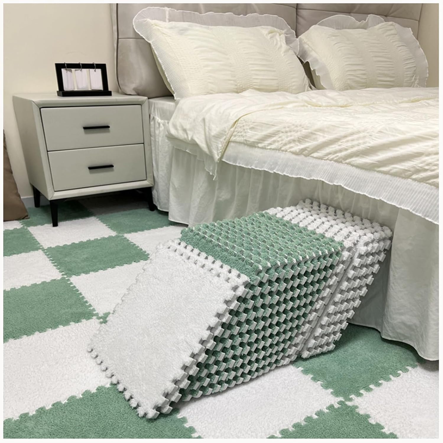 10pcs Fluffy Interlocking Carpet, 24x24 in Plush Foam Floor Mat, Washable Non Slip Carpet, Tiles Carpet Puzzle Mats(White+Green)