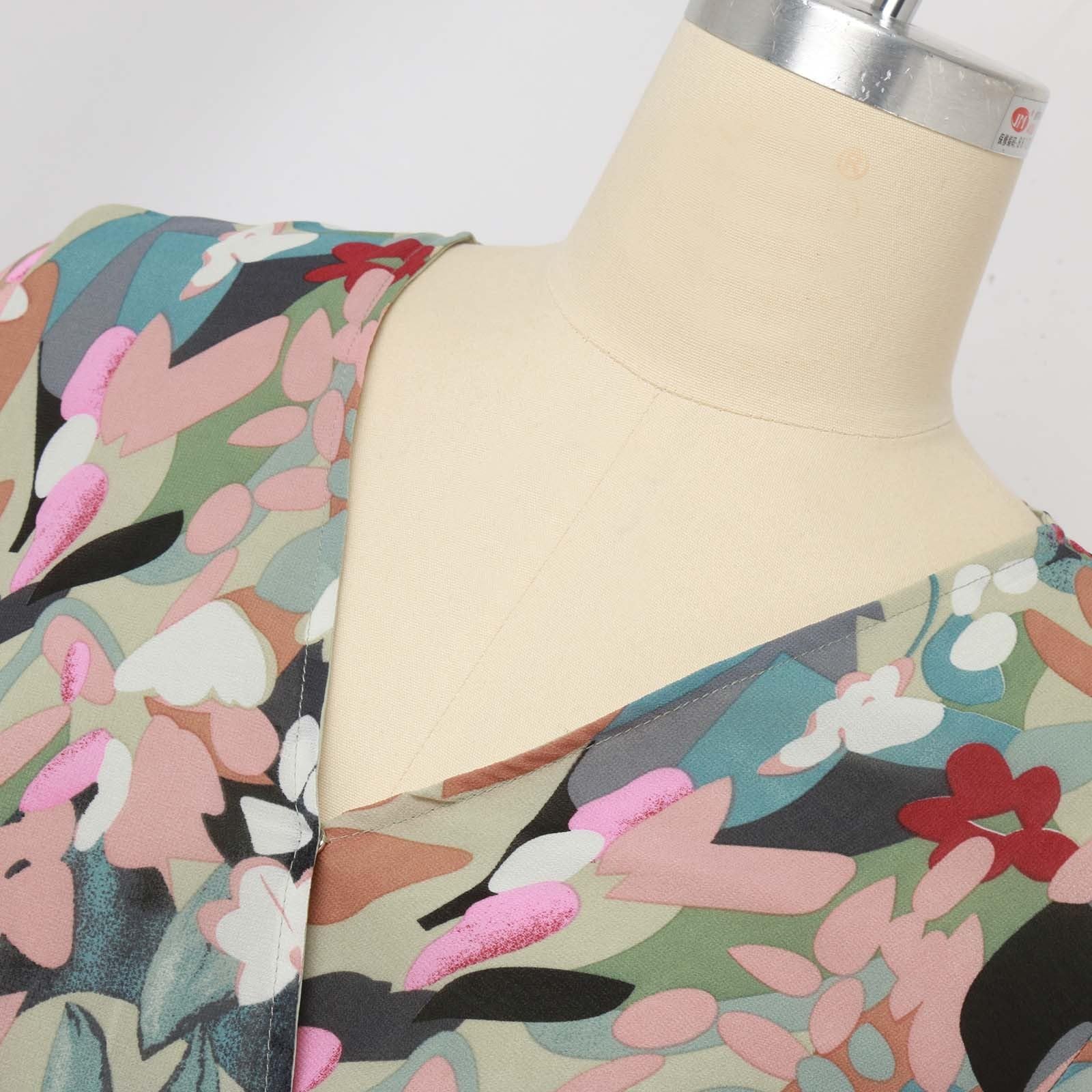 Vestido de Verano Floral para Mujer con Detalles de Cordones y Volantes en Cuello V