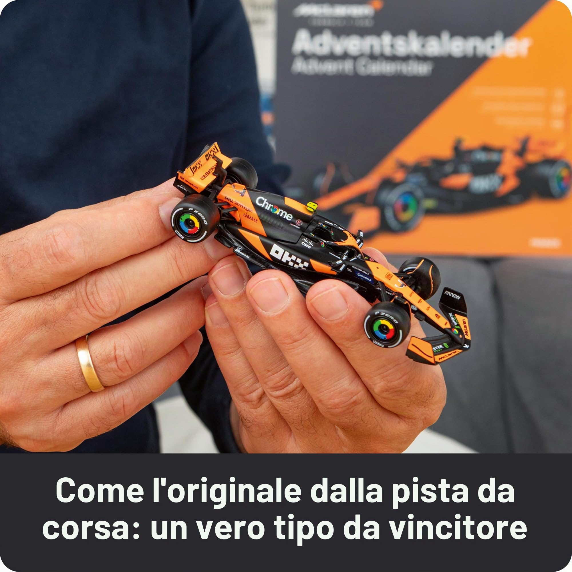 FRANZIS McLaren Racing 67391 - Calendario dell'Avvento 2025, modello in scala 1:43, con modulo audio e libro di accompagnamento da 52 pagine