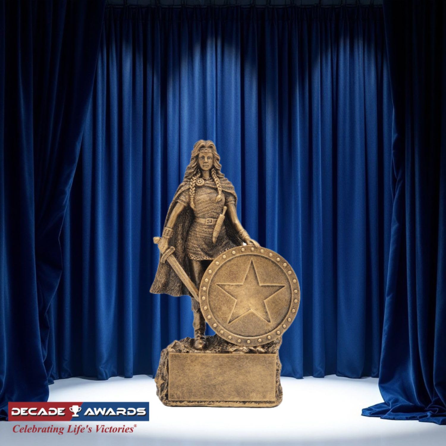 Decade Awards Trofeo Campeón Femenino – Premio Mujer Guerrera – Celebra su fuerza, triunfos y éxito con esta guerrera femenina – Plato grabado bajo petición (6.75 pulgadas de alto)