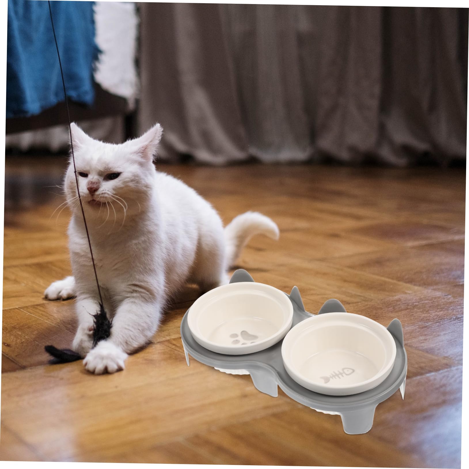 DOITOOL Erhöhter Keramik Katzennapf mit Neigung 2-Schalen Design für Futter und Wasser Abnehmbar für Hund und Katze