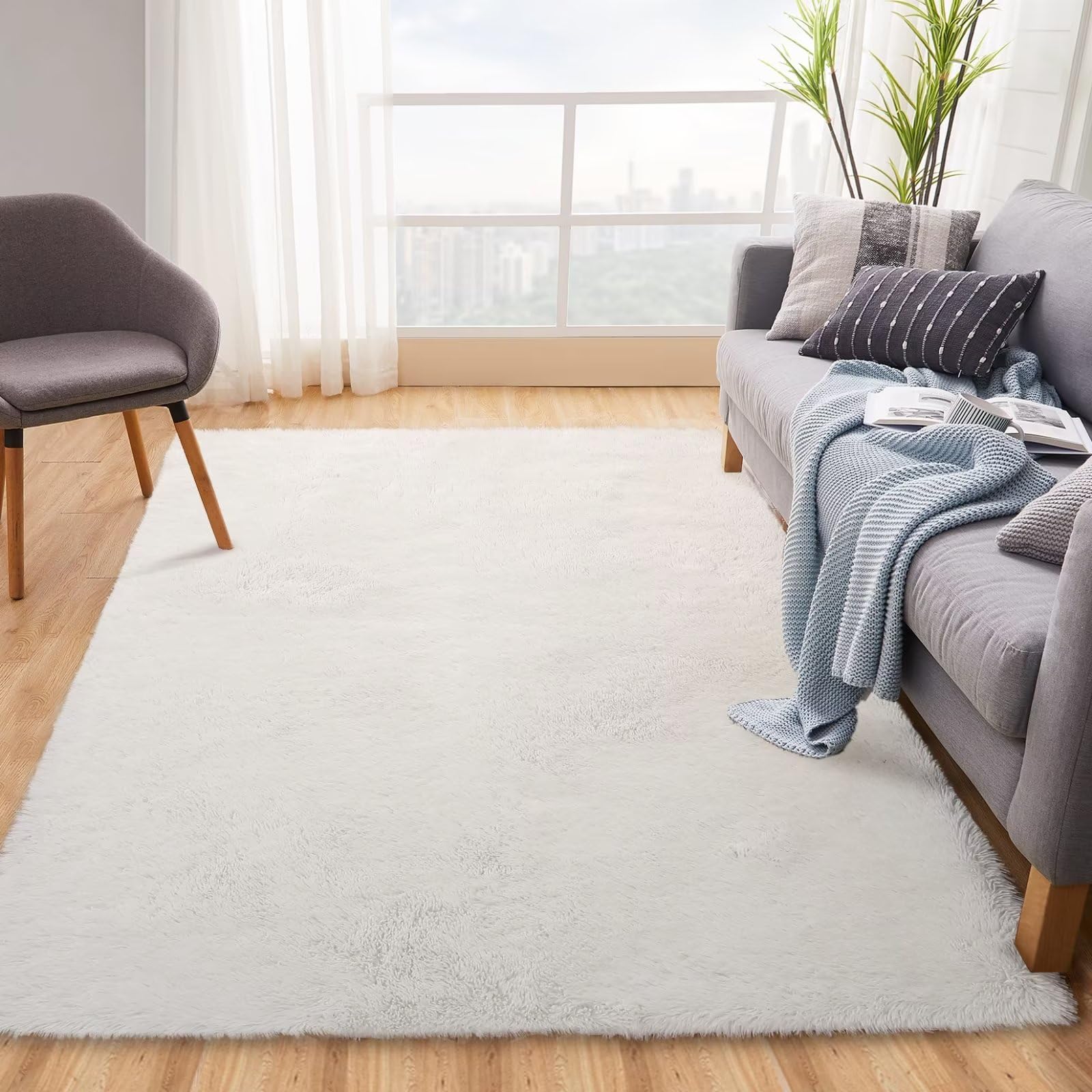Tapis à poils longs COZYLOOM blanc avec fibre solide non pelucheuse et peluche épaisse de salon