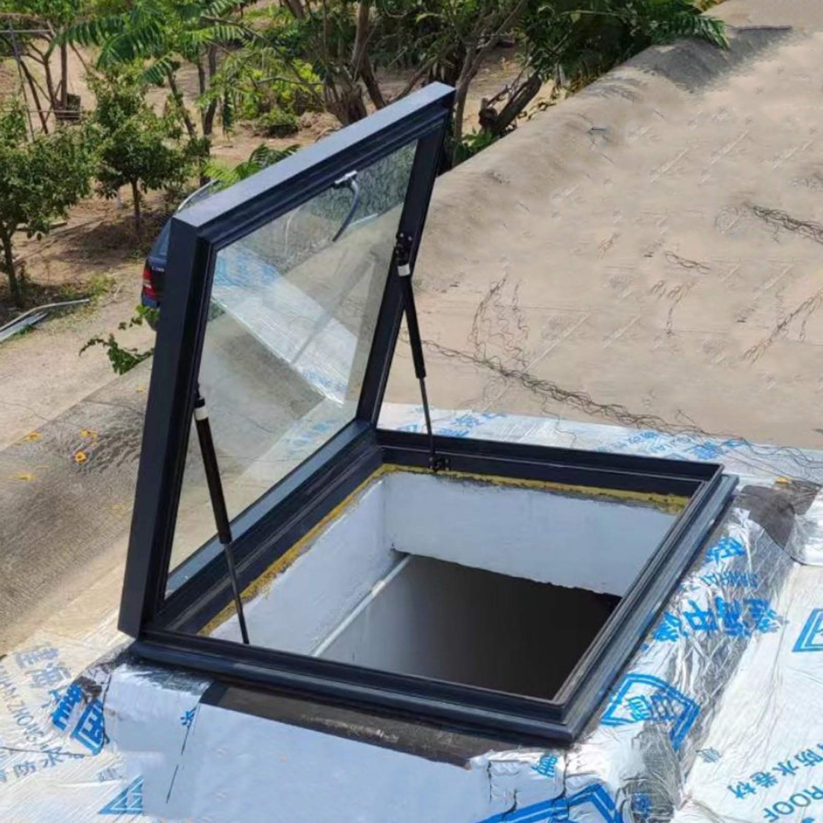 Finestra di accesso universale per tetto in lega di alluminio e lucernario con doppi vetri, porta di accesso ad alta densità (50,8 x 66 cm) per una ventilazione ottimale ed efficienza energetica