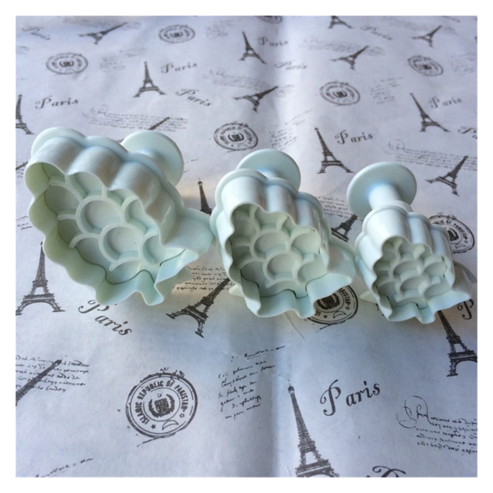 33 Piezas de Arcilla polimérica, Fondant, Pastel, Galleta, Cortador de émbolo, Hoja, Mariposa, corazón, Flor, Forma, decoración, Molde de Grabado, Herramientas de Bricolaje (Color : Grape 3pcs