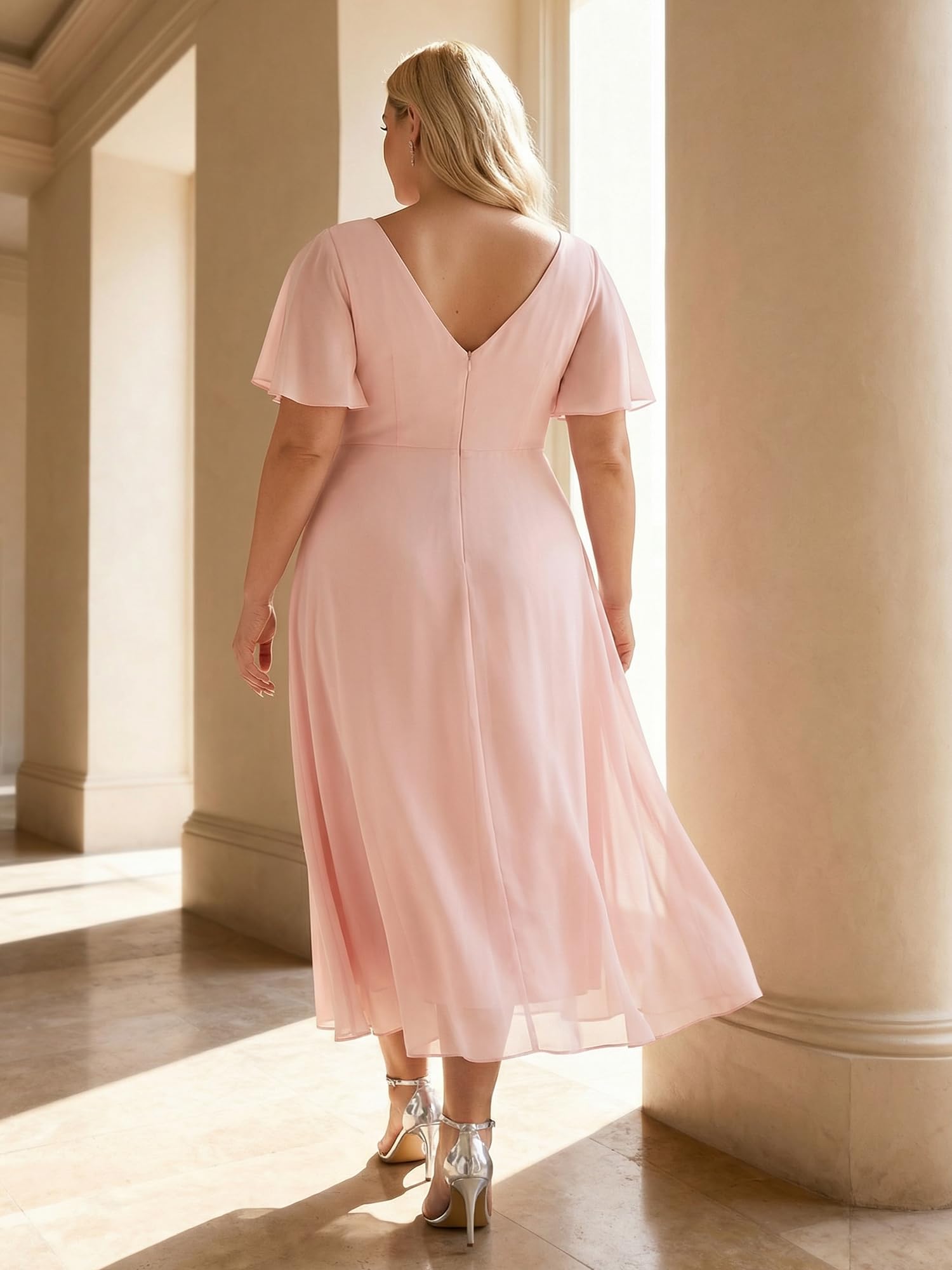 Ever-Pretty A Line V Neck Chiffon Maniche Corte Alto Basso Lunghezza Al Ginocchio Plus Size Abiti da sposa per le donne Curvy 01923-DA