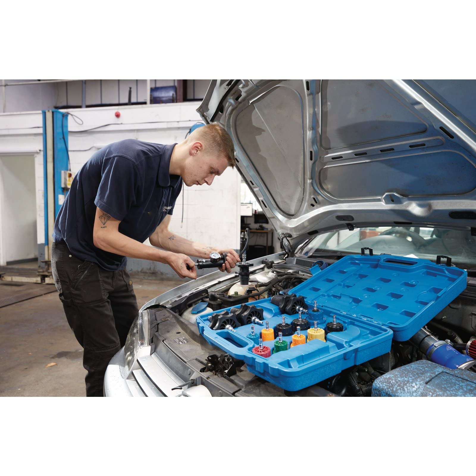 Draper 21439 Kit de Prueba de presión Universal (15 Piezas), Sistema de refrigeración para Motores de Gasolina, Azul y Negro