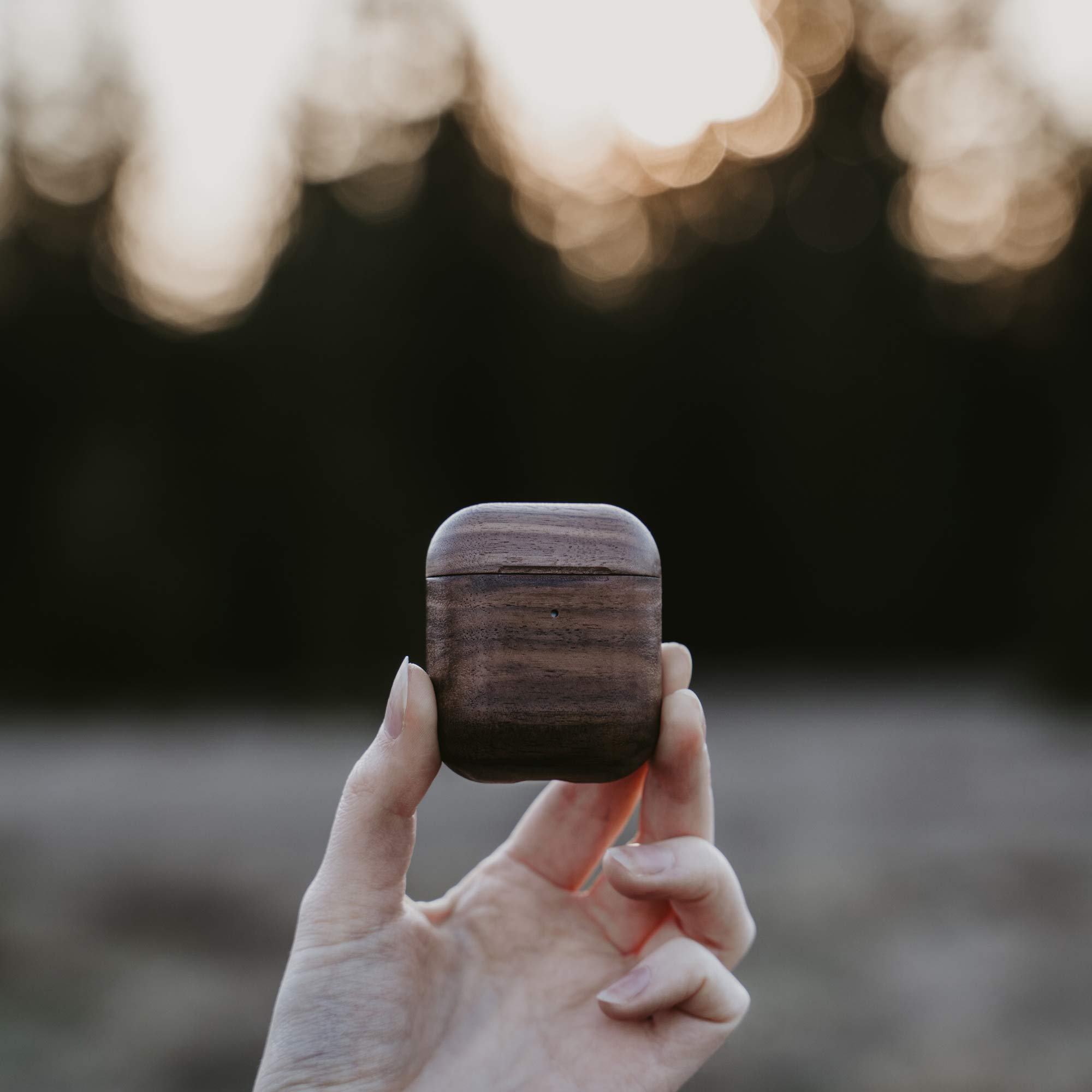 Oakywood Étui Airpods en Bois, Housse pour Écouteurs Polie À La Main Et Fabriquée À La Main, Bois Naturel, Contre Les Chutes Et Les Chocs, Compatible avec Les Airpods, Étui De Chargement, Noyer