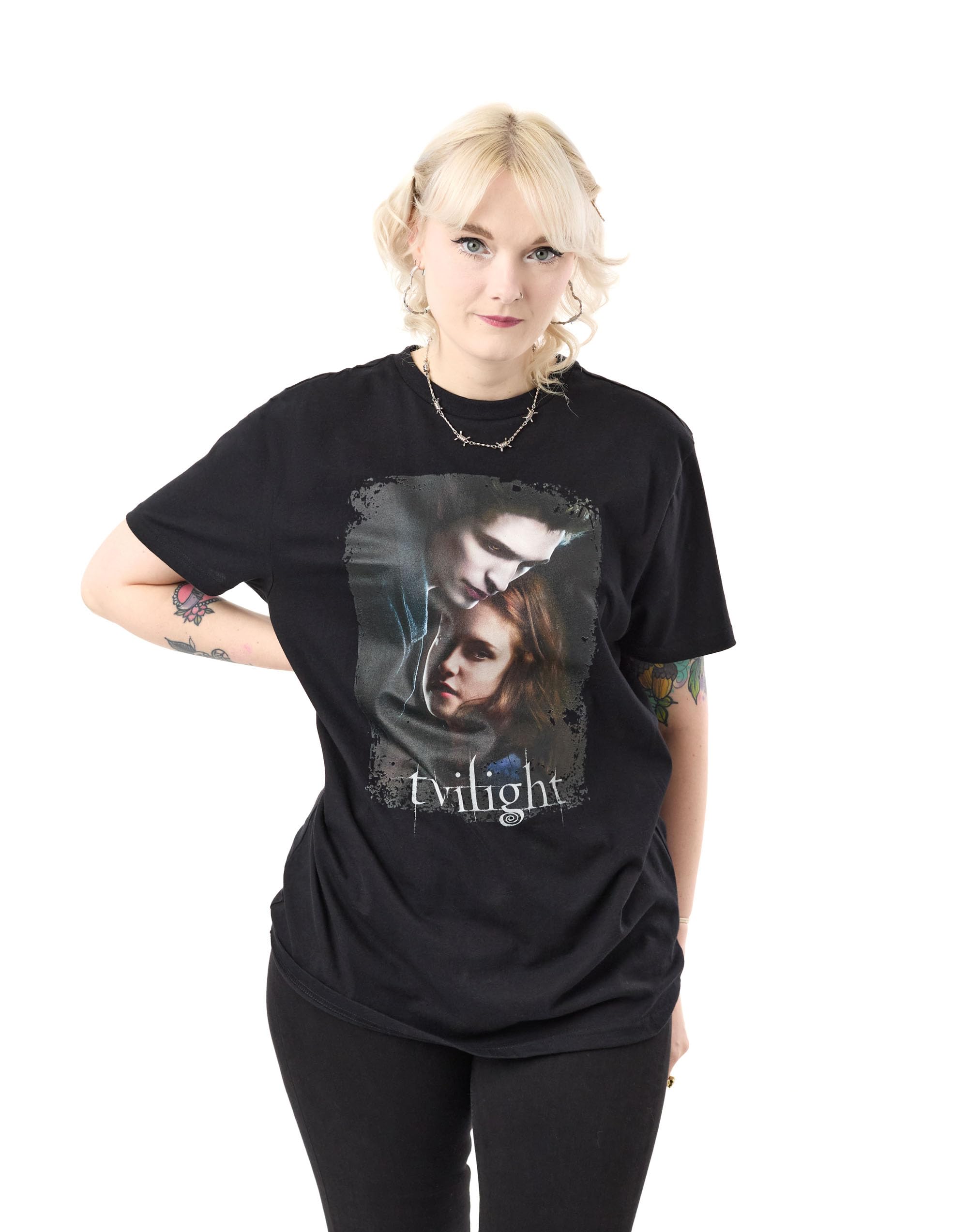 Vanilla Underground Women's Black Twilight Movie Poster Short Sleeved T-Shirt | Vampire Romance Graphic Tee | Bella Swan Edward Cullen Film Merchandise | Gothic Twilight Saga Top For & Teens