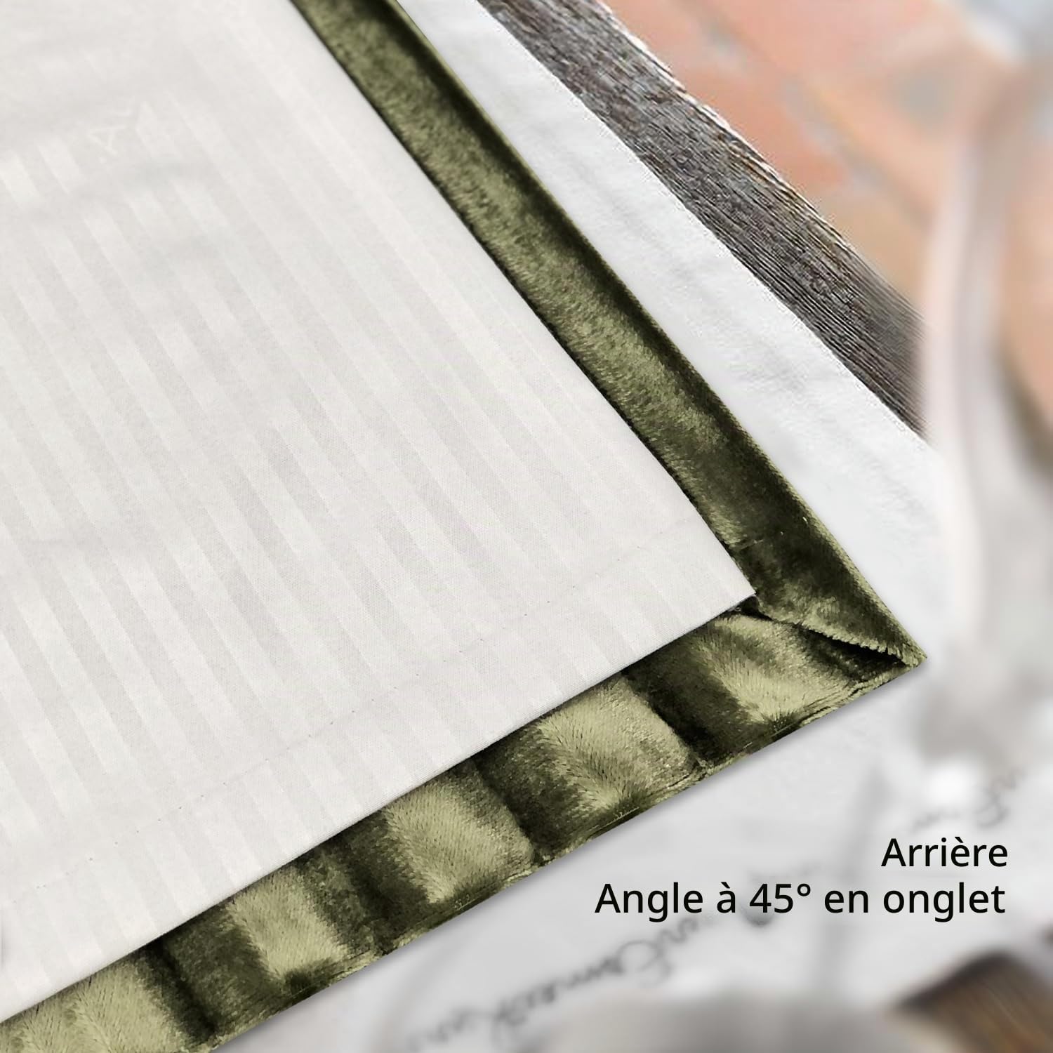 always4u Rideau 100% Occultant en Velours à Longues Rayures, Double Rideaux Isolation Thermique avec Oeillets, pour Salon Chambre Cuisine, Élégant,Vert Olive 140x245cm Lot de 2