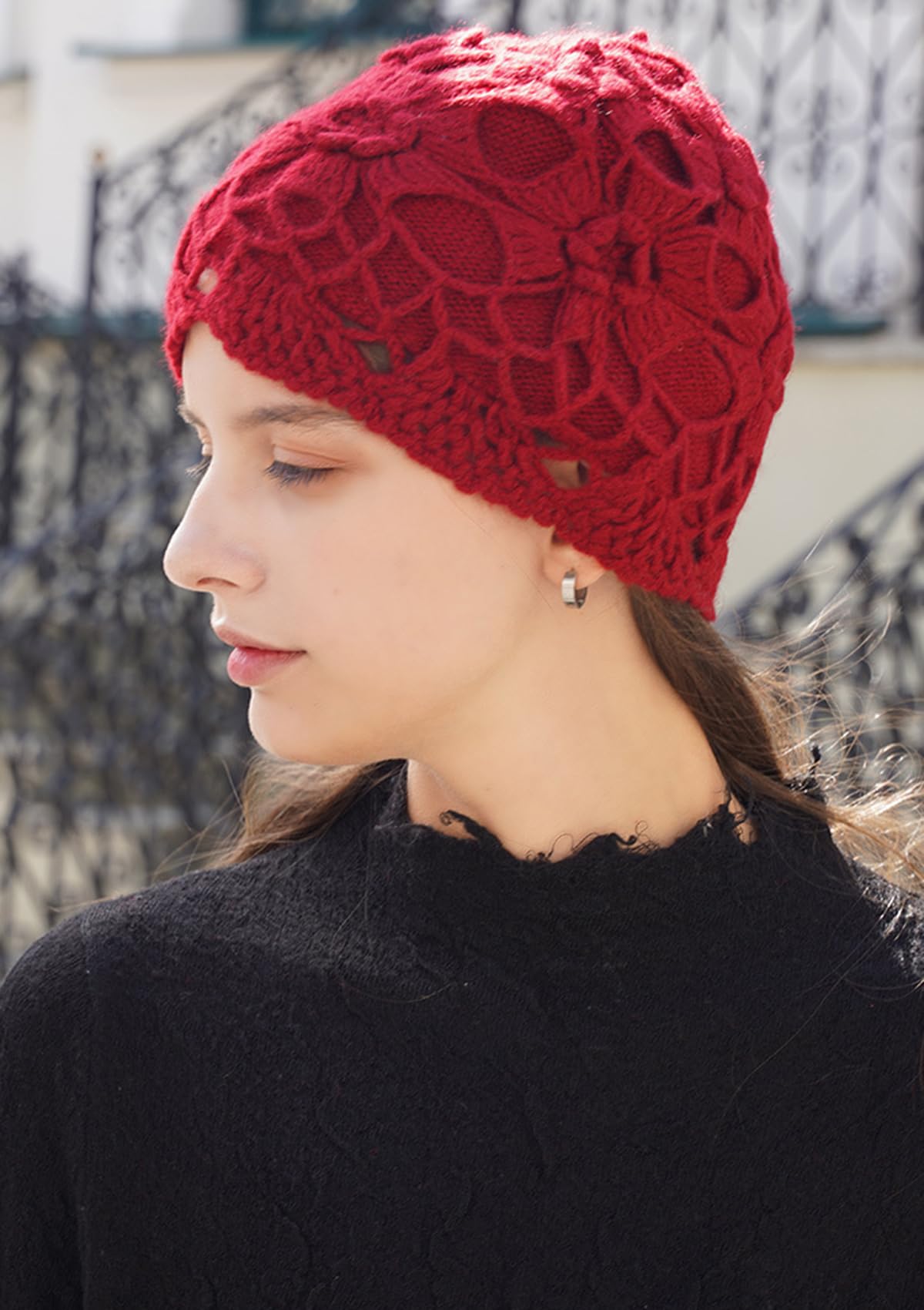 YUONNY Handgemachte Gehäkelte Beanie Mütze für Frauen Mädchen, 100% Kaschmir Doppellagige Ausgehöhlte Gestrickt Blumenmütze, Damen Weiche Warme Strickmütze, Mode Leichte Herbst Winter Hut Mütze Red F