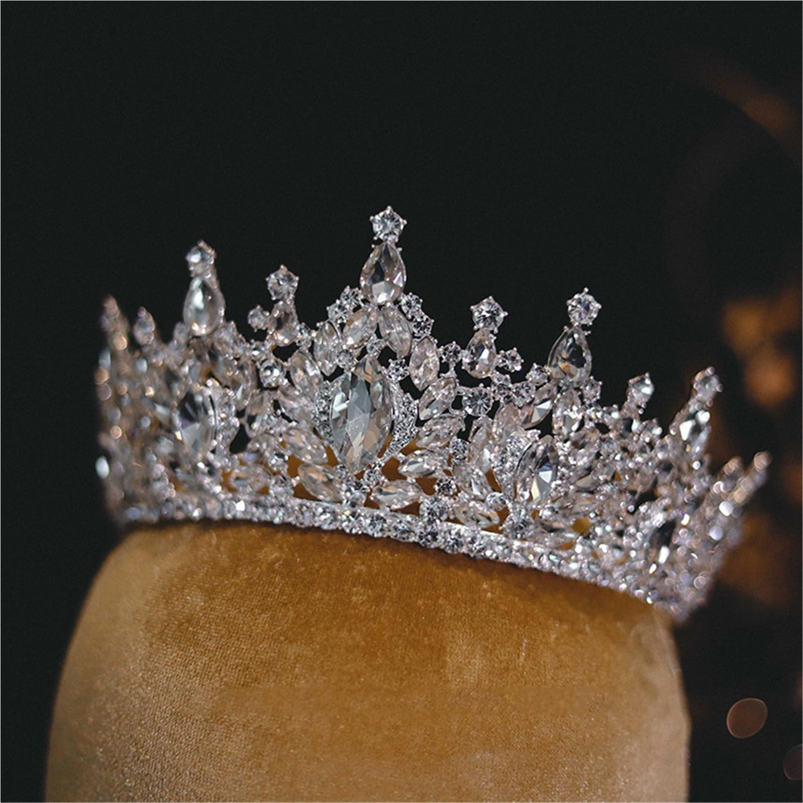 Corona di diademi nuziali geometrici con strass