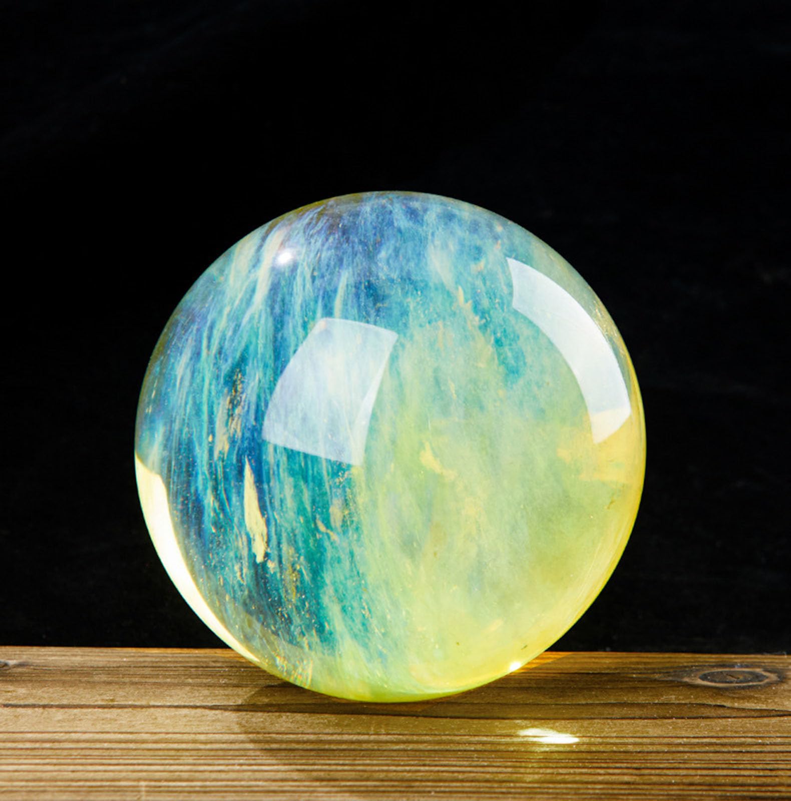 Sfera di Cristallo Giallo Naturale con Supporto(2.75"(7cm))