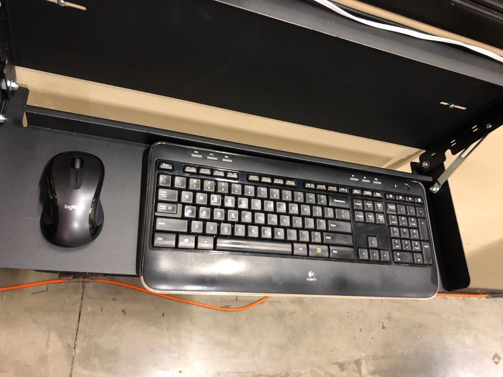 Amazon.com: RackSolutions Full Keyboard Tray Wallmount Keyboard Tray ...