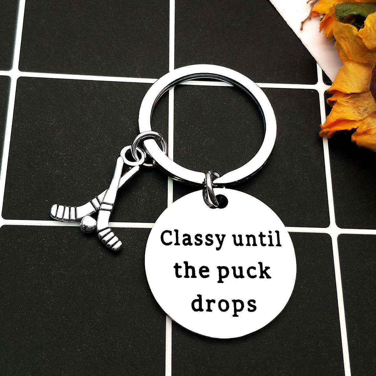 Ciyumu Ice Hockey Keychain Gifts for Hockeys Coach Player Key Chain Valentines Christmas Birthday Gifts for Daughter Son Teenager Boys Girls Men Women Teammate Players Jewelry