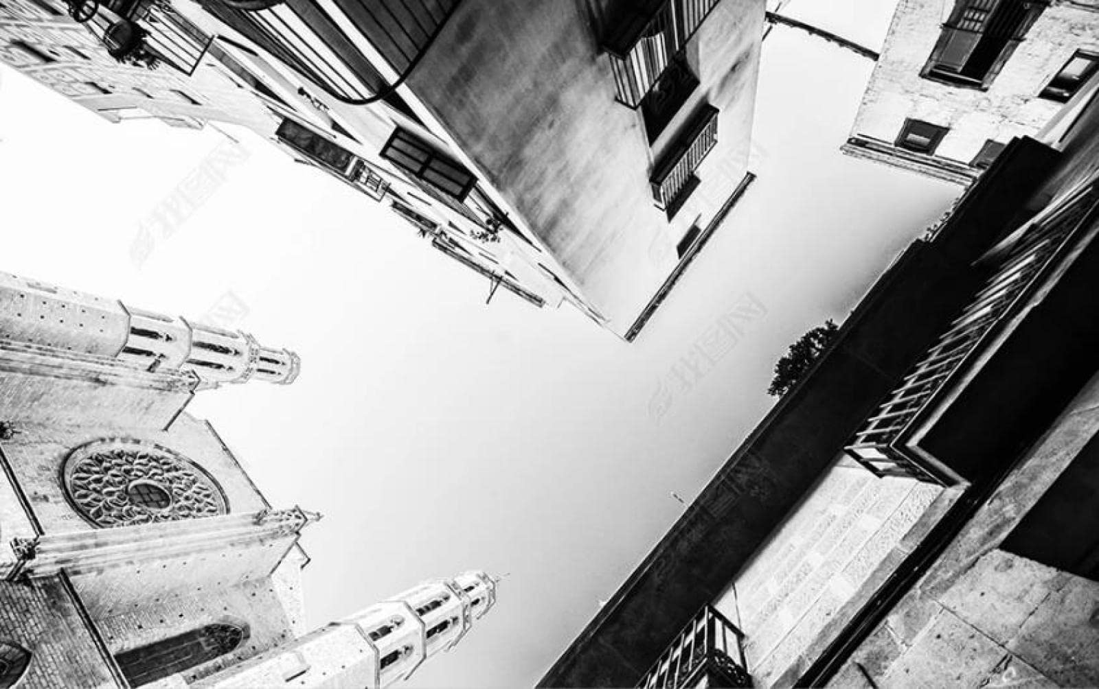 Papier peint panoramique ville noir et blanc pour salon moderne et déco chambre