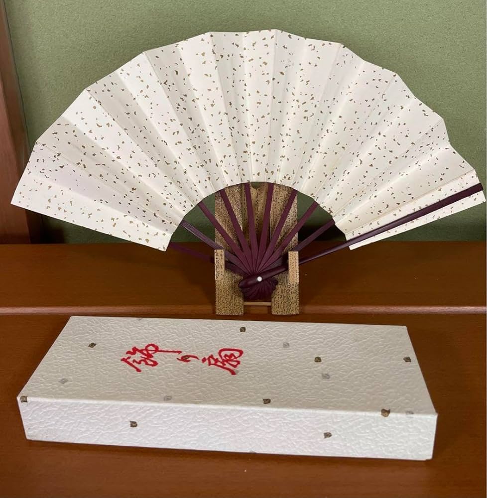 Amazon.co.jp: 飾り扇 置き台付き 桜 桜柄 金色 扇子 箱付