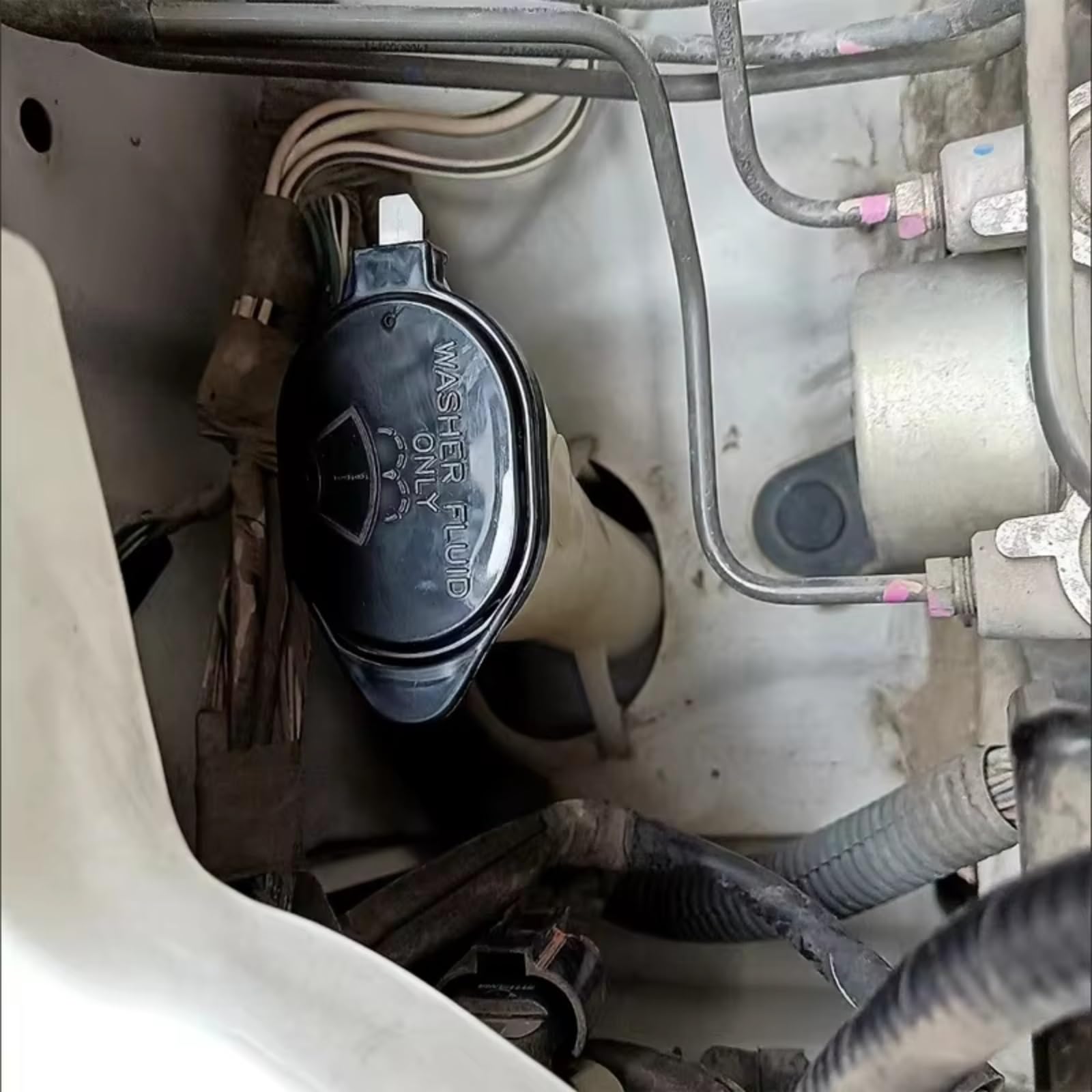 Zbiornik przedniej szyby kompatybilny z Toyota dla RAV4 1996 dla Echo 2002 2003 2004 2005 Zbiornik płynu spryskiwacza do pokrywy butelki zbiornika 85316-26030