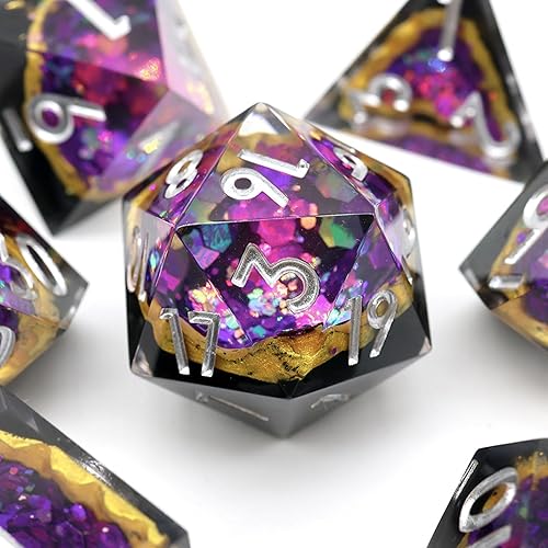 Miniatura 3 de DND - Juego de 7 dados hechos a mano de resina de borde afilado con estuche de regalo para juegos de mesa DND de Calabozos y Dragones (Magia Morada)