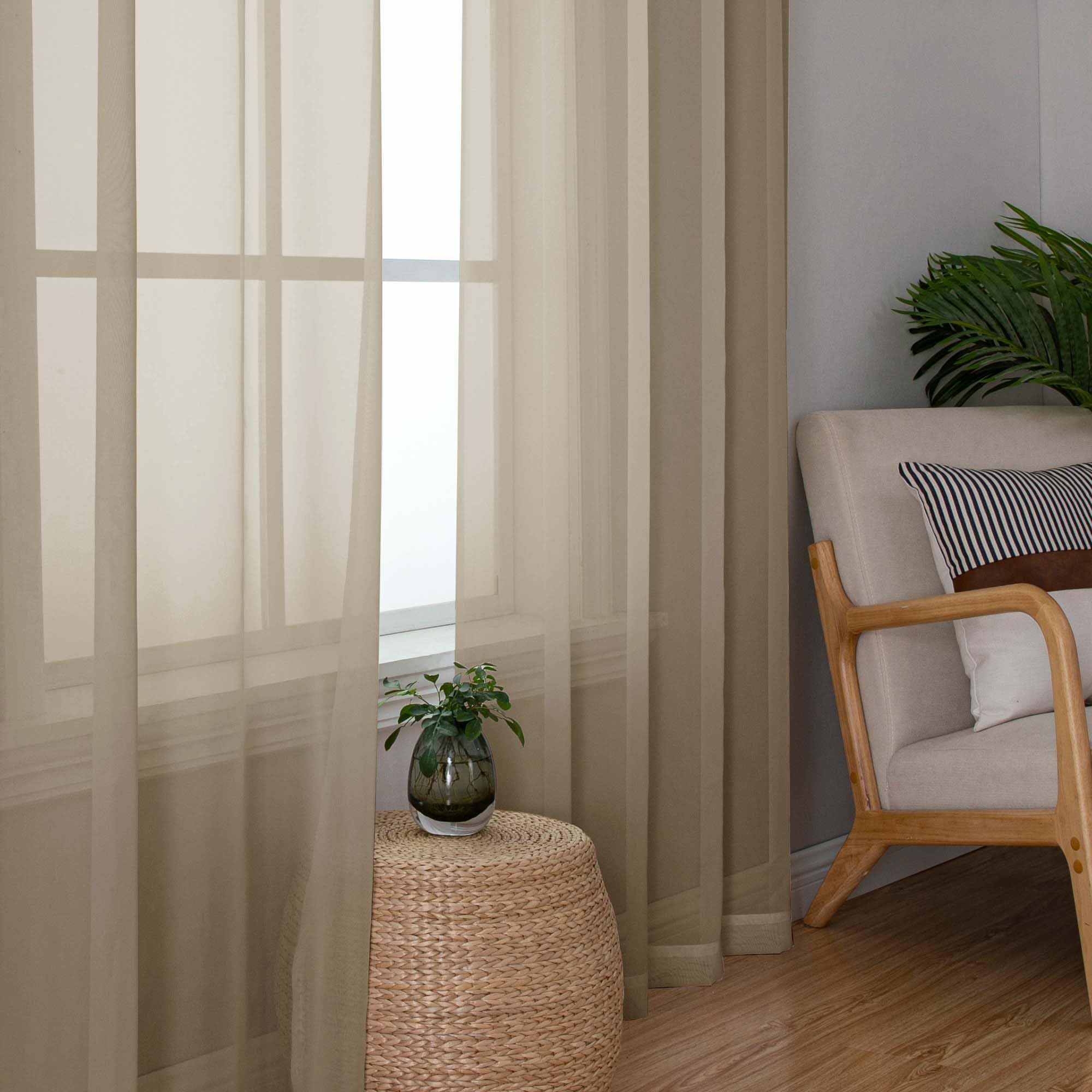 Chyhomenyc Lot de 2 Panneaux de voilages Taupe de 213 cm de Long, voilages Doux et aérés avec Passe-Tringle pour Chambre à Coucher, Salon, 106 x 213 cm chacun